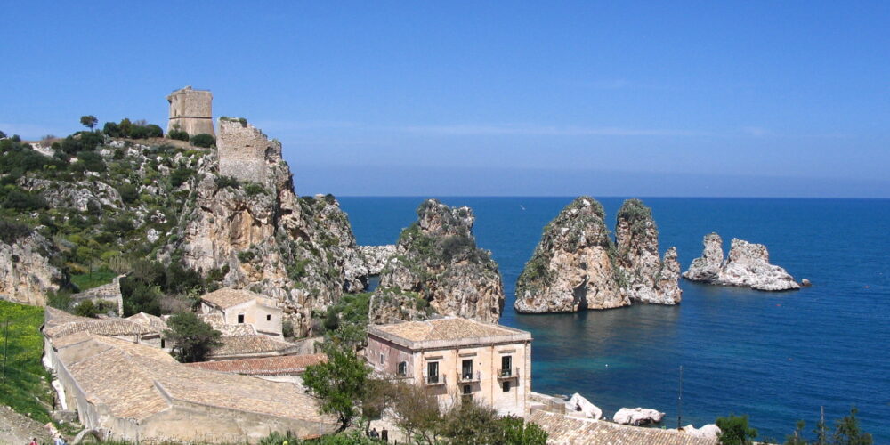 https://gotosicily.com/wp-content/uploads/2015/05/Tonnara_di_Scopello.jpg